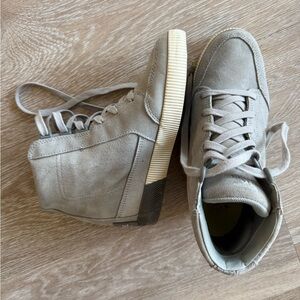 Sorel! Super cute high heel sneakers (GRAY) (7) (LIKE NEW)